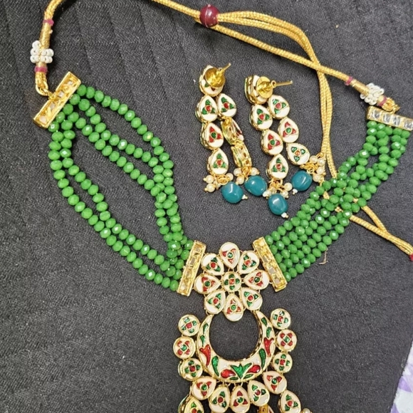Pakistani/Indian Jewelry Set - Picture 5 of 5